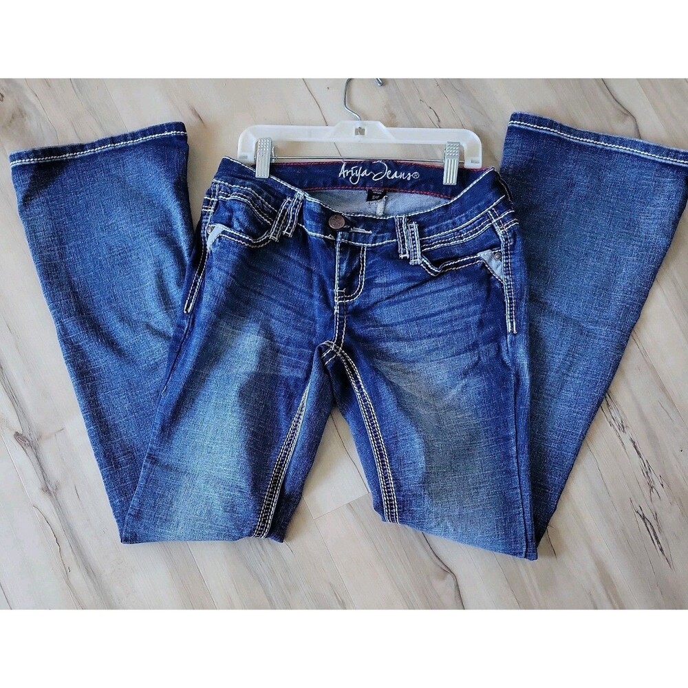 Y2K Ariya Delano S 5/6 Low Rise Boot Cut jeans w embellished 5 pocket design